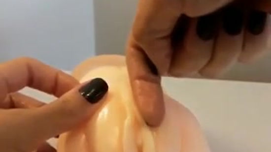 Massageando a Vulva